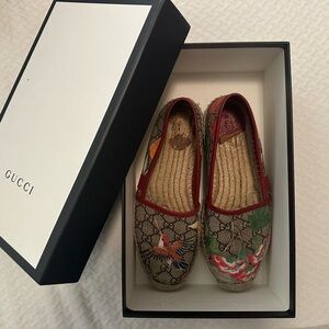 Gucci Women's Espadrilles - Red and Green GG Supreme Size 8.5